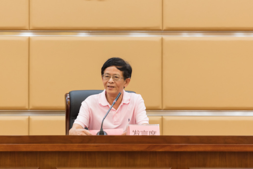 【煒林納動態】鄭德:增強信念跟黨走 勇挑責任展風貌 【煒林納動態】鄭德:增強信念跟黨走 勇挑責任展風貌